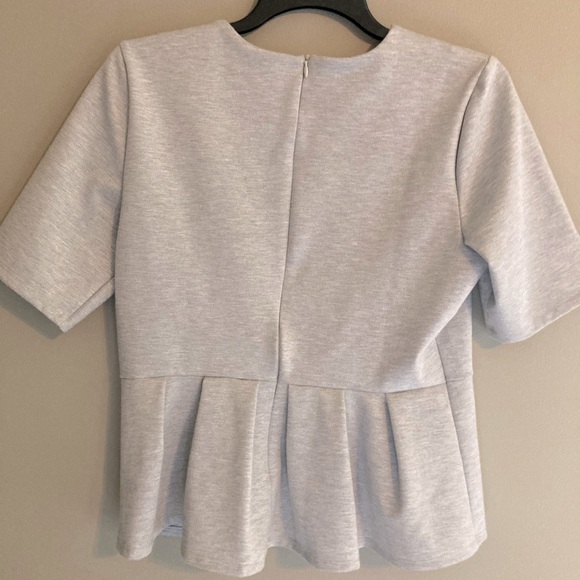 Vera Wang grey structured peplum blouse - Picture 2 of 4